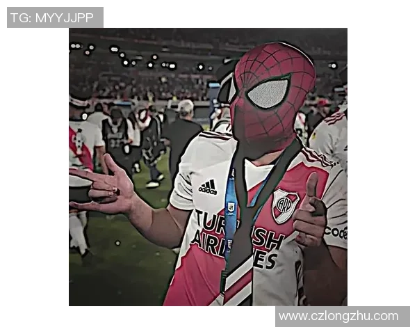 足球球星个性纹身头像展现激情与力量彰显独特魅力与非凡风采 足球球星个性纹身头像展现激情与力量彰显独特魅力与非凡风采