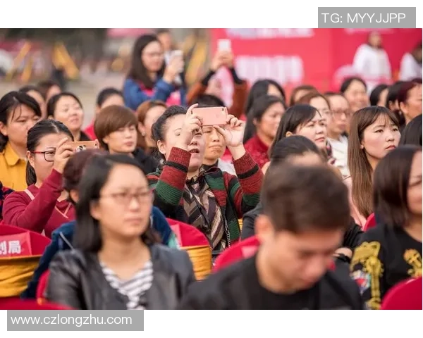 国外女足球星为慈善送鞋行动传递温暖与希望 国外女足球星为慈善送鞋行动传递温暖与希望